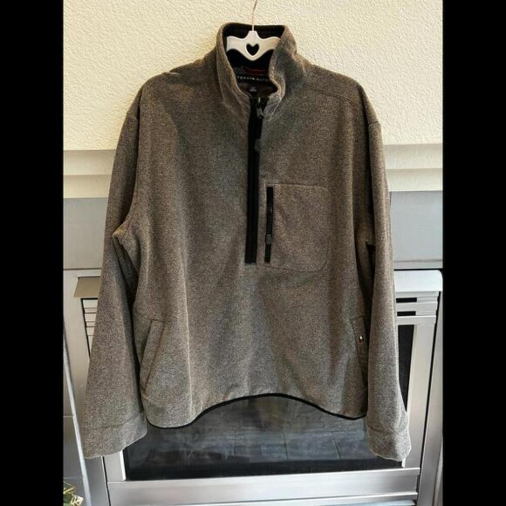 Tommy Hilfiger Men's Fleece Pullover - Stylish & Warm Quarter Zip LARGE